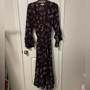 Max Studio purple wrap dress with floral pattern and waist tie. Size XL